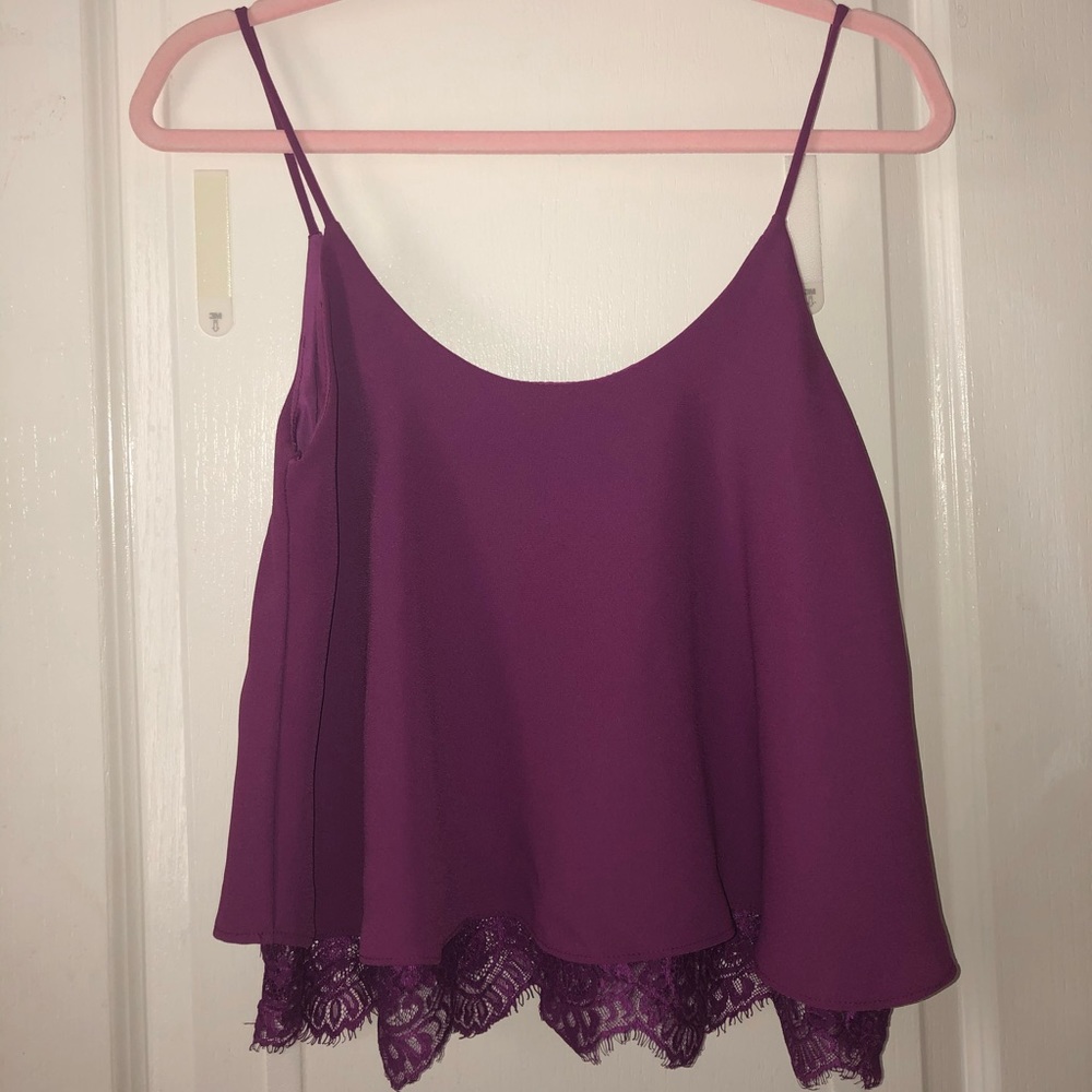 purple sleeveless blouse !
